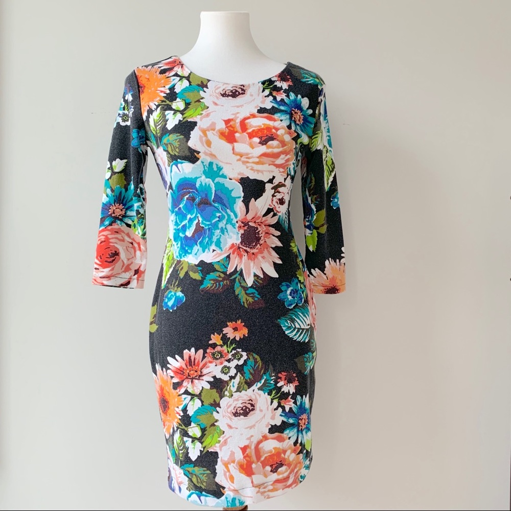 H&M Floral 3/4 Length Sleeve Fitted Dress Size Small